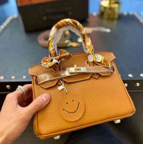 womens luxury classic premium brand totes bags aima summer handbags high-quality soft leather ladies bag lychee pattern metal lock fash
womens luxury classic premium brand totes bags aima summer handbags high-quality soft leather ladies bag lychee pattern metal lock fash