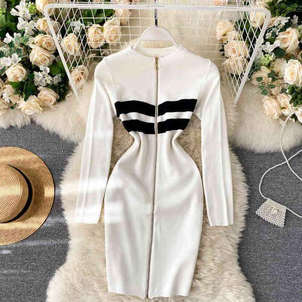 casual dresses mini vestido suéter listrado de malha com zíper frontal, feminino vintage slim fit bainha manga prida, e0le, Black;gray
casual dresses mini vestido suéter listrado de malha com zíper frontal, feminino vintage slim fit bainha manga prida, e0le, Black;gray