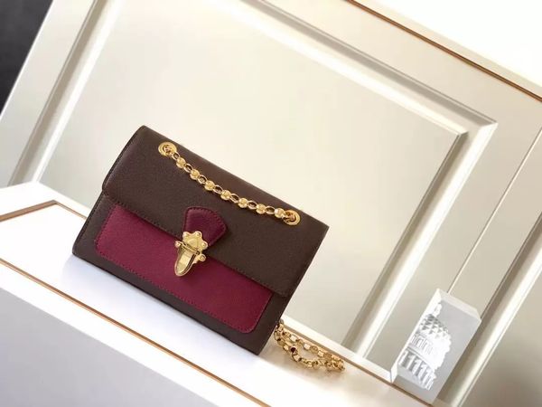 sold fashion genuine leather women shoulder bag change wallets waist bag classic letter chain womens all-match crossbody shoulder bags, Black;red
sold fashion genuine leather women shoulder bag change wallets waist bag classic letter chain womens all-match crossbody shoulder bags, Black;red