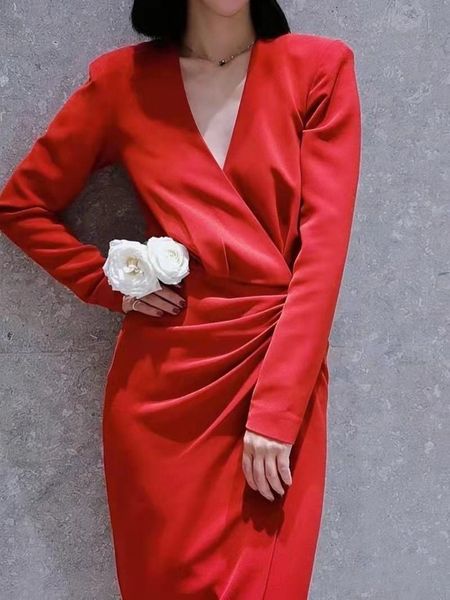 casual dresses women formal dress v-neck pleated slit red or black zipper long sleeve autumn slim ladies midi robe for party 2021, Black;gray
casual dresses women formal dress v-neck pleated slit red or black zipper long sleeve autumn slim ladies midi robe for party 2021, Black;gray