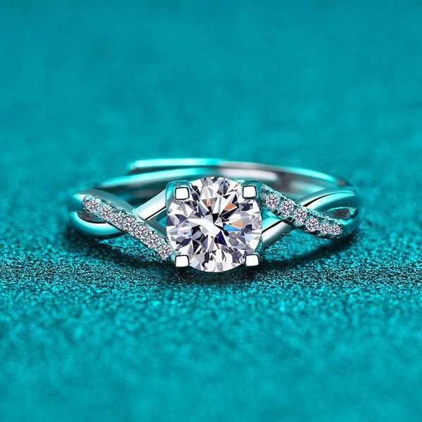 cluster rings s925 sterling silver ring ladies 80 points moissan diamond four prong wedding simulation for women, Golden;silver
cluster rings s925 sterling silver ring ladies 80 points moissan diamond four prong wedding simulation for women, Golden;silver