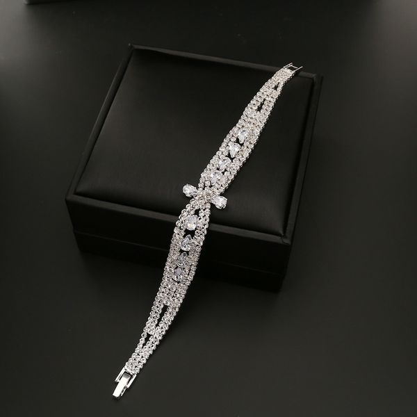 factory wholesale full of diamond personality creativity bridal bracelet fashion trend bracelet jewelry b272 party gift
factory wholesale full of diamond personality creativity bridal bracelet fashion trend bracelet jewelry b272 party gift