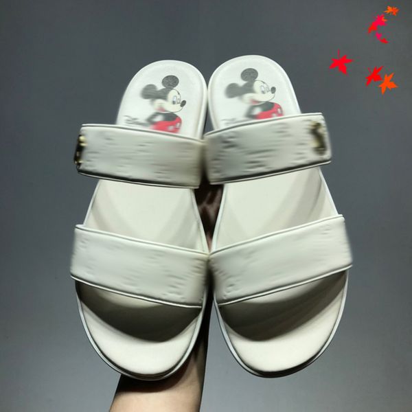 2021 designer luxurys slippers men sandals fashion beach shoes flip flops flat non-slip classical hole slipper with box size 39-45 -g0246, Black
2021 designer luxurys slippers men sandals fashion beach shoes flip flops flat non-slip classical hole slipper with box size 39-45 -g0246, Black