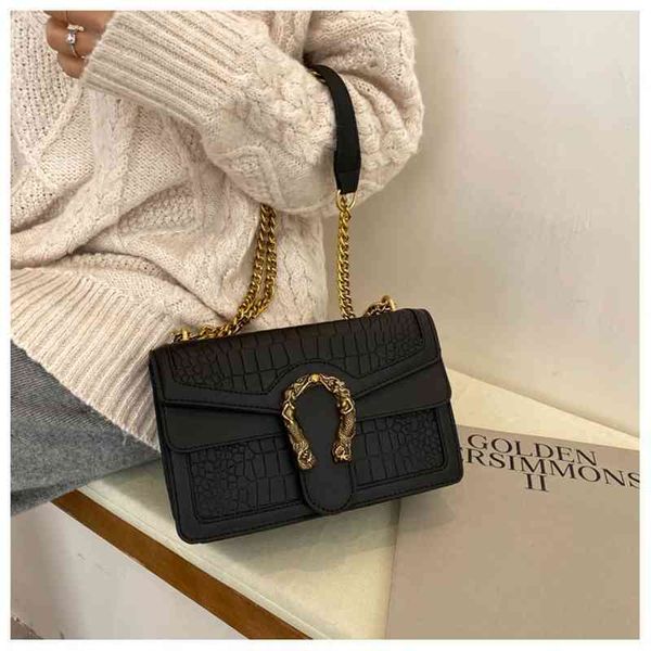 fashion trend niche red chain single shoulder messenger bag for women 60% off wholesale sales
fashion trend niche red chain single shoulder messenger bag for women 60% off wholesale sales