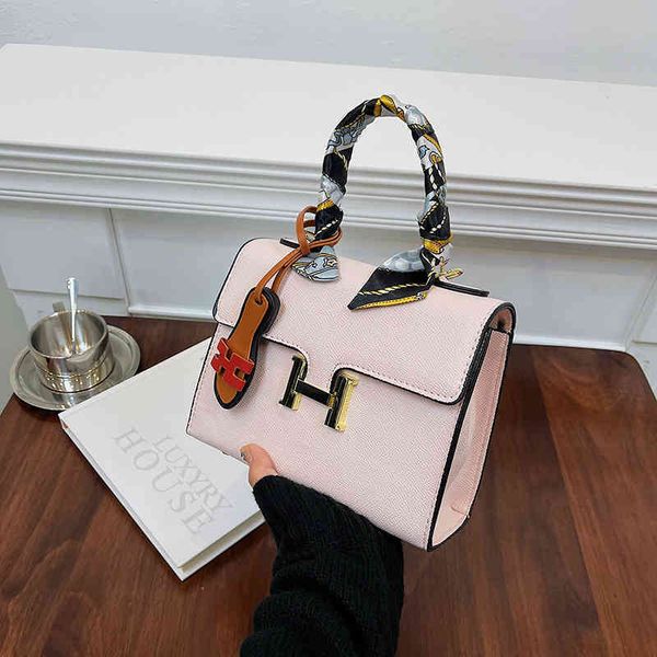 2022 factory outlet small winter fashion single shoulder messenger foreign temperament women's bag net red simple style l2tk
2022 factory outlet small winter fashion single shoulder messenger foreign temperament women's bag net red simple style l2tk