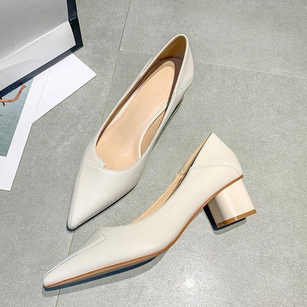 dress shoes 2021 soft leather fashion frills design heels women pumps simple thick heel party, Black
dress shoes 2021 soft leather fashion frills design heels women pumps simple thick heel party, Black