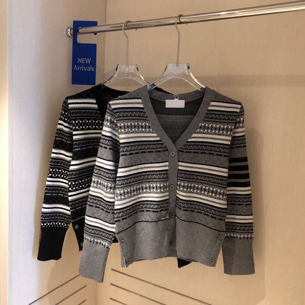 tb girls british style cardigan autumn grey knitted jacket long sleeve v-neck core spun yarn college, White
tb girls british style cardigan autumn grey knitted jacket long sleeve v-neck core spun yarn college, White