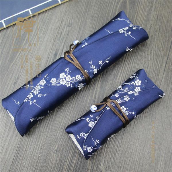 pencil bags hand made brocade cloth bag, cotton linen high grade bundle pocket, portable stationery pen storage set bag
pencil bags hand made brocade cloth bag, cotton linen high grade bundle pocket, portable stationery pen storage set bag