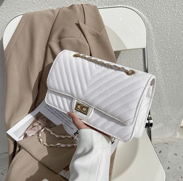 2021 europe/america simple female bags pu fashion handheld single shoulder lingge chain textured messenger bag
2021 europe/america simple female bags pu fashion handheld single shoulder lingge chain textured messenger bag