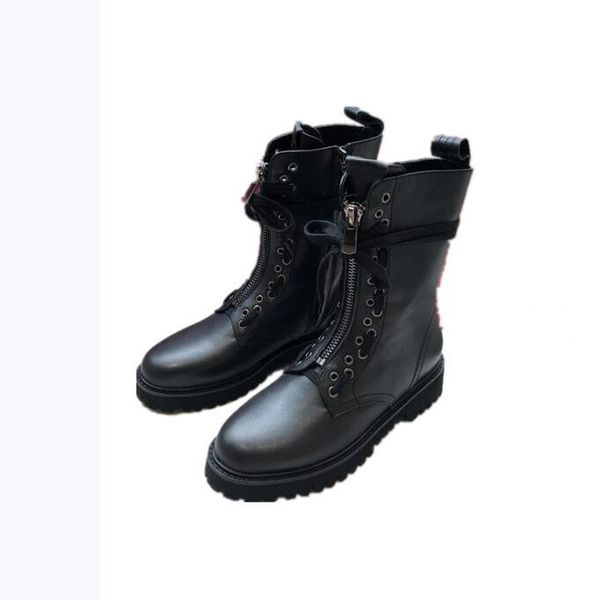 fashion trendy big brand short boots front lace up low heel back buckle decorative side zipper locomotive martin round head black 
fashion trendy big brand short boots front lace up low heel back buckle decorative side zipper locomotive martin round head black
