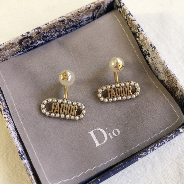 d family's new small fragrance pearl full diamond earrings and earrings, Golden
d family's new small fragrance pearl full diamond earrings and earrings, Golden
