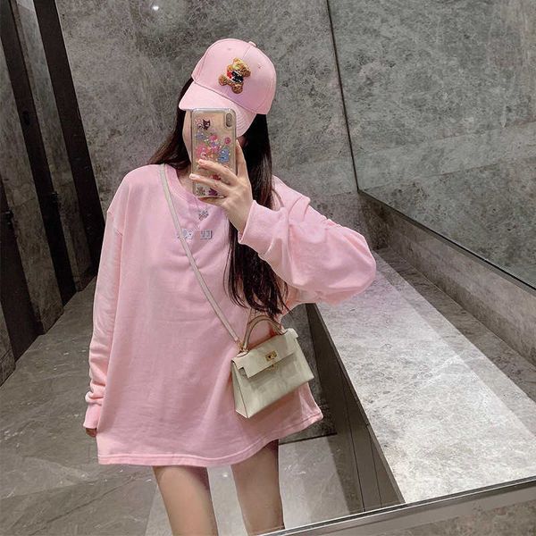 2021 autumn trend the same flocking love bear three-dimensional embroidery round neck long sleeve sweater top, Black
2021 autumn trend the same flocking love bear three-dimensional embroidery round neck long sleeve sweater top, Black