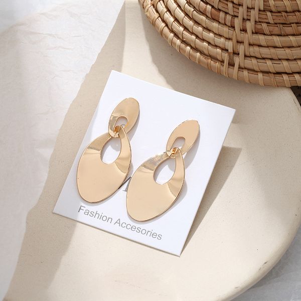 studs earrings fashion atmosphere, metal texture, geometric double , simple, smooth and hollow long, Golden;silver
studs earrings fashion atmosphere, metal texture, geometric double , simple, smooth and hollow long, Golden;silver