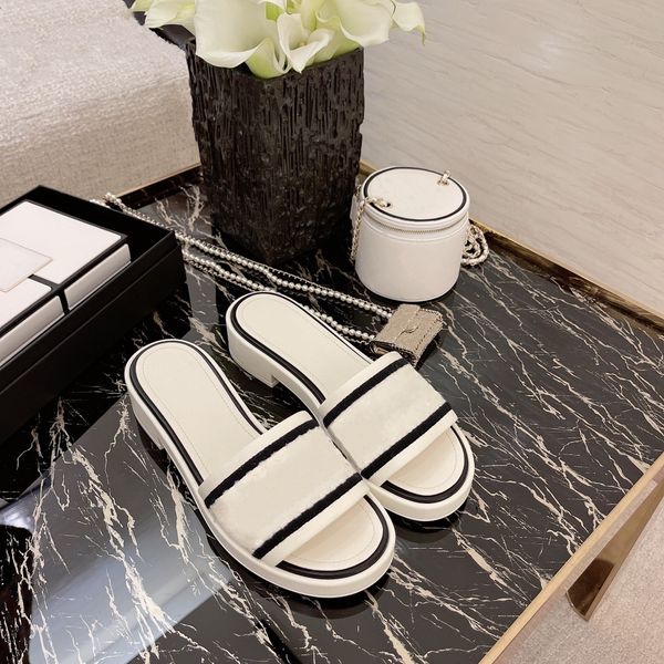 women designers luxurys sheepskin slippers 2021 latest fashion classic beach slipper sandals ccff0518 lady comfortable sandal quality, Black
women designers luxurys sheepskin slippers 2021 latest fashion classic beach slipper sandals ccff0518 lady comfortable sandal quality, Black