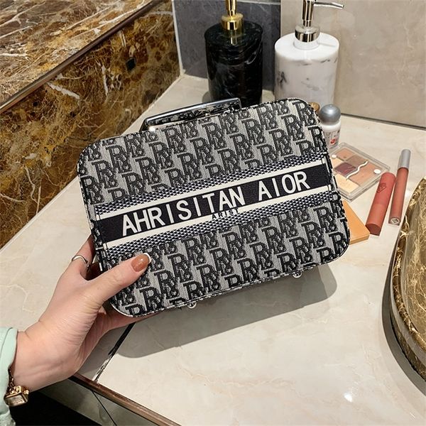 factory online sale make up bag female new portable large capacity storage box small handbag with mirror
factory online sale make up bag female new portable large capacity storage box small handbag with mirror