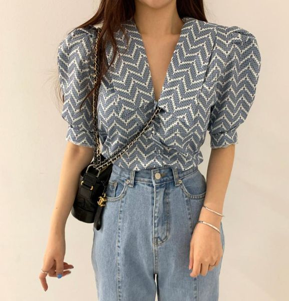women's blouses & shirts llzacoosh 2021 summer puff sleeve v-neck blouse women geometrical pattern female elegant casual shirt, White
women's blouses & shirts llzacoosh 2021 summer puff sleeve v-neck blouse women geometrical pattern female elegant casual shirt, White