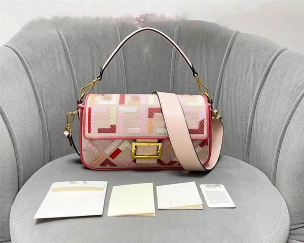 designer baguette purse pink canvas leather new style handbag shgoulder bag size:26x14x6
designer baguette purse pink canvas leather new style handbag shgoulder bag size:26x14x6