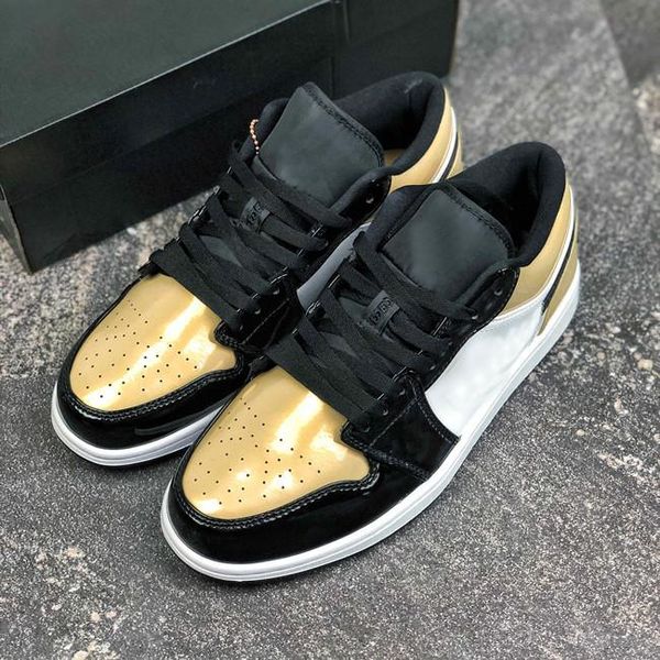 good quality jumpman 1 low shoes toe cq9447 with metallic gold black white women mens comfortable designer basketball sneaker
good quality jumpman 1 low shoes toe cq9447 with metallic gold black white women mens comfortable designer basketball sneaker