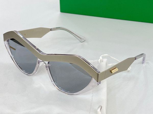 1055s new women sunglasses fashion diamond sunglasses anti-uv lens coated mirror lens full frame color coated diamond cat eye frame with box, White;black
1055s new women sunglasses fashion diamond sunglasses anti-uv lens coated mirror lens full frame color coated diamond cat eye frame with box, White;black
