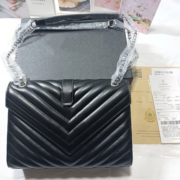 2021 fashion one-shoulder messenger bag with exquisite brand design, striped high-quality chain package, suitable for many occasions, multi-
2021 fashion one-shoulder messenger bag with exquisite brand design, striped high-quality chain package, suitable for many occasions, multi-