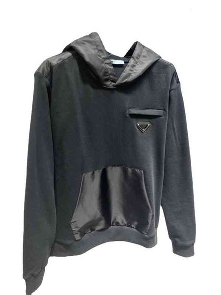 p family's high version triangle in autumn and winter 2021 is simple, casual thin. nylon splicing hooded women's sweater, Black
p family's high version triangle in autumn and winter 2021 is simple, casual thin. nylon splicing hooded women's sweater, Black