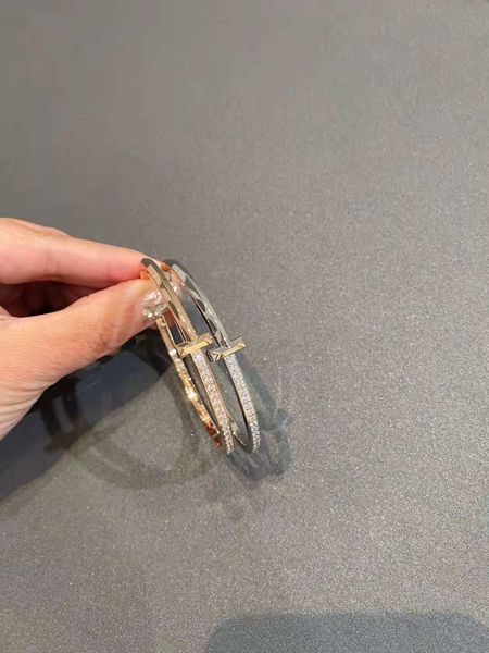 design jewelry semi diamond bracelet 925 silver plated 18k rose gold wide narrow version letter bracelet, Golden;silver
design jewelry semi diamond bracelet 925 silver plated 18k rose gold wide narrow version letter bracelet, Golden;silver