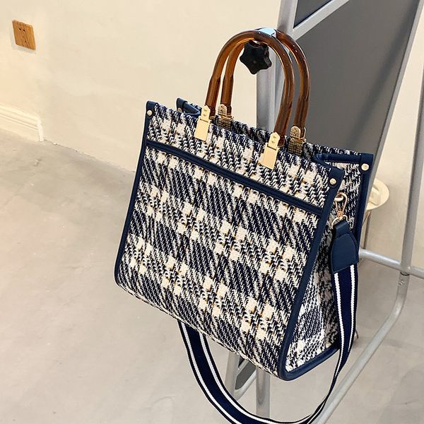 design handbag bags japanese autumn and winter women's bag 2021 new texture french portable commuter bag mp2y
design handbag bags japanese autumn and winter women's bag 2021 new texture french portable commuter bag mp2y