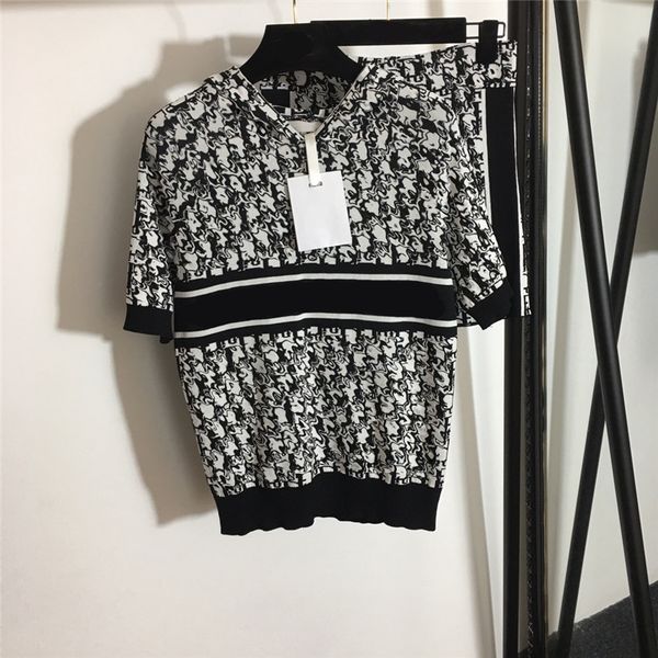 luxury letter jacquard knitted tracksuits short sleeve hooded sweater elastic high waist shorts women knitted sportswear 2 piece set, Gray
luxury letter jacquard knitted tracksuits short sleeve hooded sweater elastic high waist shorts women knitted sportswear 2 piece set, Gray