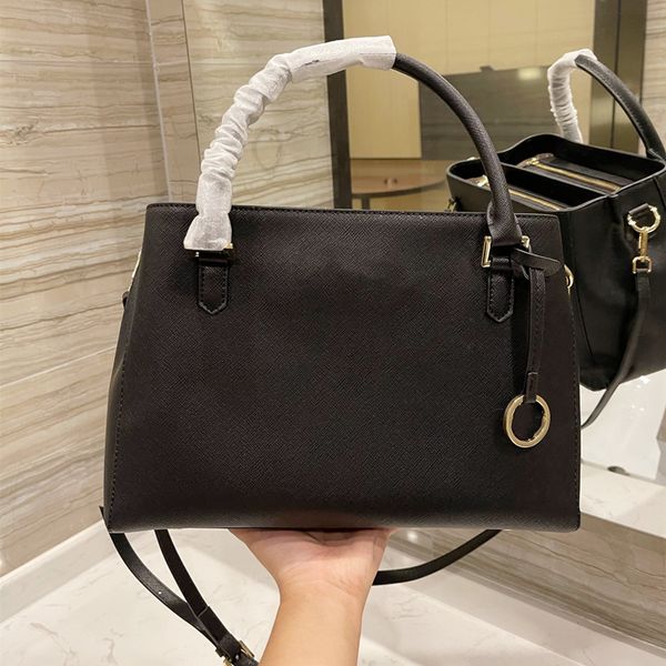 designer tote bag shoulder bags handbags high-quality genuine leather handbag high-capacity fashion brand 4 different colors with the origin
designer tote bag shoulder bags handbags high-quality genuine leather handbag high-capacity fashion brand 4 different colors with the origin