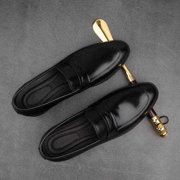 sport men sapato sale for leather zapatos causal mens sapatos hombre man flat leisure male fashion informales de black dress shoes 
sport men sapato sale for leather zapatos causal mens sapatos hombre man flat leisure male fashion informales de black dress shoes