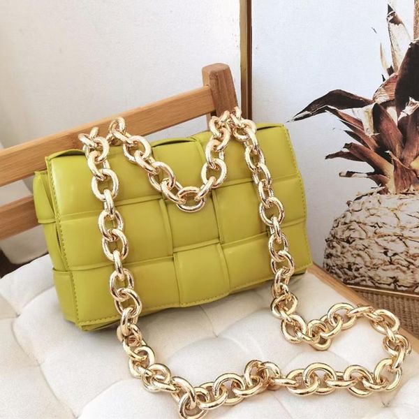 evening bags women's thick metal chain shoulder bag, square towel weaving, soft, fashionable, personalized, high quality
evening bags women's thick metal chain shoulder bag, square towel weaving, soft, fashionable, personalized, high quality