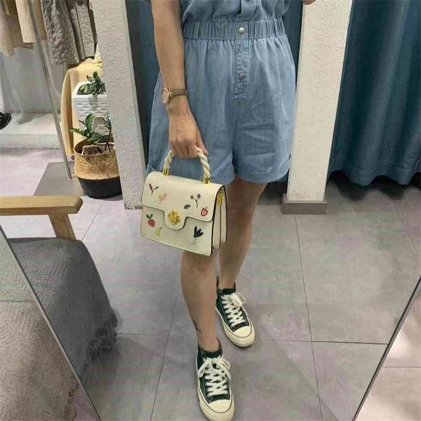 bag holderletife small square embroidery hand 2021 new women's fashion messenger baghandbag hook
bag holderletife small square embroidery hand 2021 new women's fashion messenger baghandbag hook