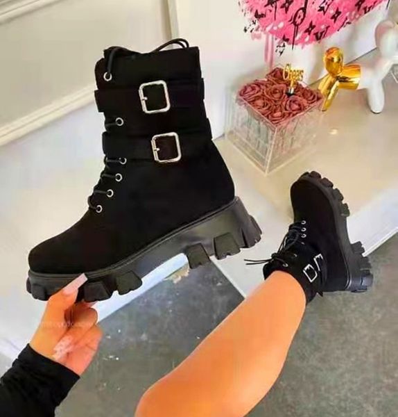martin british style autumn and winter 2021 thin boots thick bottom middle double button women's short, Black
martin british style autumn and winter 2021 thin boots thick bottom middle double button women's short, Black