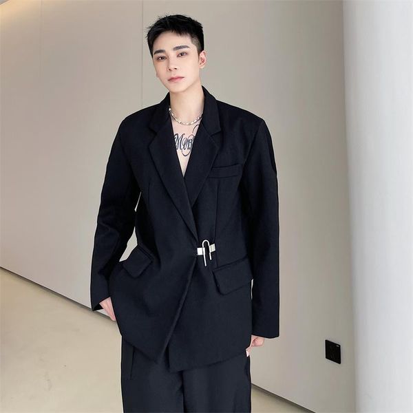 men's suits & blazers men lock buckle fashion show office suit jacket 240r, White;black
men's suits & blazers men lock buckle fashion show office suit jacket 240r, White;black