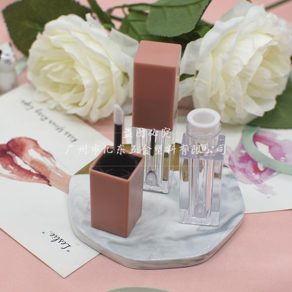 factory wholesale design cosmetic package new frosted lip square plastic hollow high grade lip glaze tube
factory wholesale design cosmetic package new frosted lip square plastic hollow high grade lip glaze tube