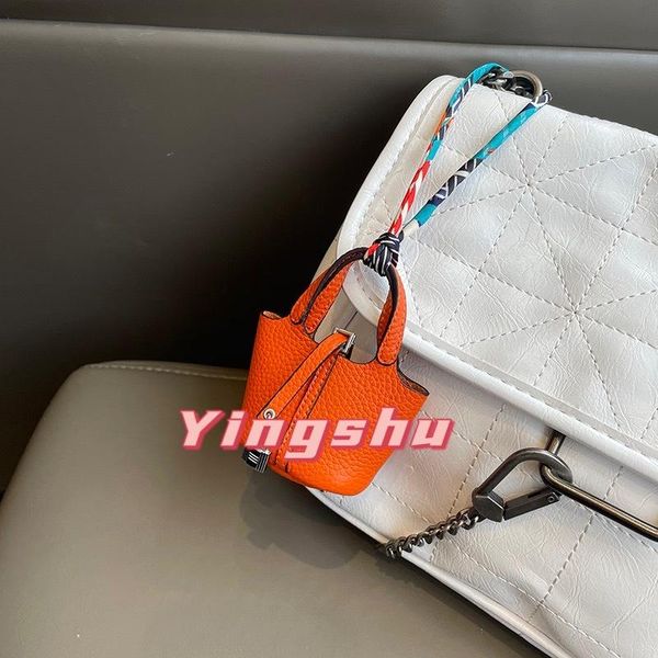 keychains classic handmade mini layer cow leather bag pendant airpods earphone car key handbag schoolbag ornaments, Silver
keychains classic handmade mini layer cow leather bag pendant airpods earphone car key handbag schoolbag ornaments, Silver