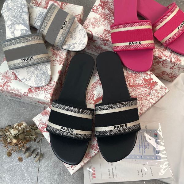 luxury Designer Leather Ladies Sandals Summer Flat Slipper fashion beach woman Big head Slipper Rainbow letters slippers with box size 35-42, Black
luxury Designer Leather Ladies Sandals Summer Flat Slipper fashion beach woman Big head Slipper Rainbow letters slippers with box size 35-42, Black
