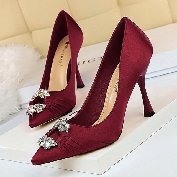 dress shoes bigtree satin high heels women pumps rhinestone wedding metal button ladies 2021, Black 
dress shoes bigtree satin high heels women pumps rhinestone wedding metal button ladies 2021, Black