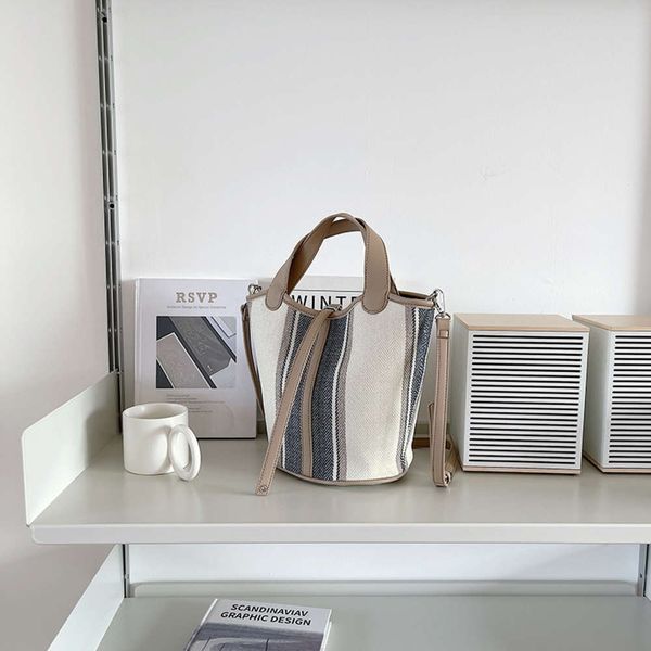 canvas bag women's 2021 trend fashion shoulder bag large capacity color contrast niche ins portable bucket
canvas bag women's 2021 trend fashion shoulder bag large capacity color contrast niche ins portable bucket