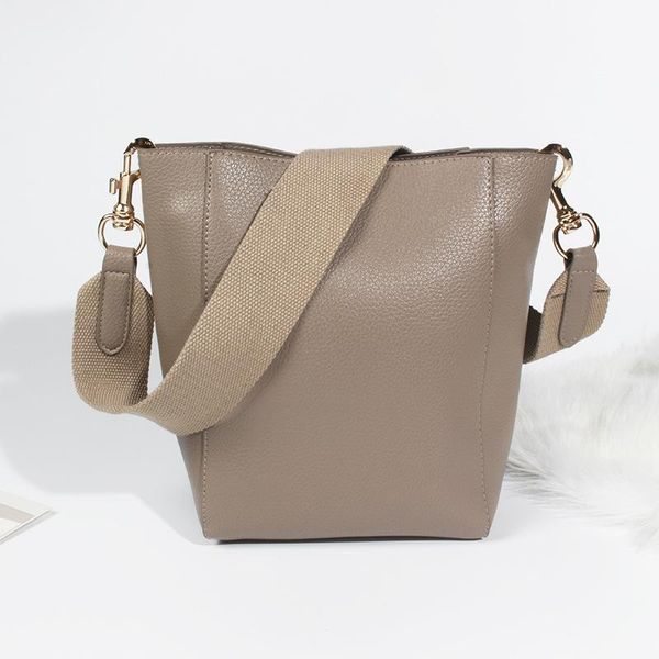 brand design bucket shoulder bag for women handbags leather messenger bags wide straps women's big totes bolsa waist
brand design bucket shoulder bag for women handbags leather messenger bags wide straps women's big totes bolsa waist