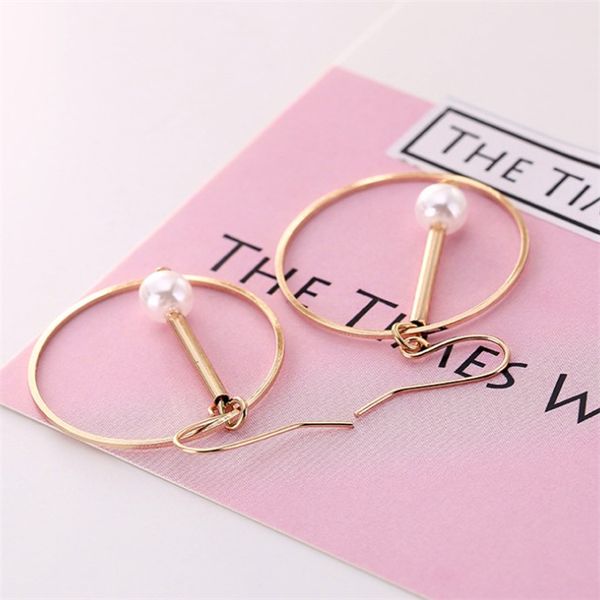 european and american minimalist gold chandelier silver round pearl geometric hollow earrings, korean style
european and american minimalist gold chandelier silver round pearl geometric hollow earrings, korean style