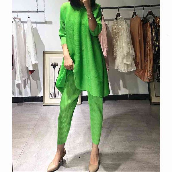 pants changpleat spring summer women two-piece sets miyak pleated original design loose large size solid female suits fashion tide, White
pants changpleat spring summer women two-piece sets miyak pleated original design loose large size solid female suits fashion tide, White