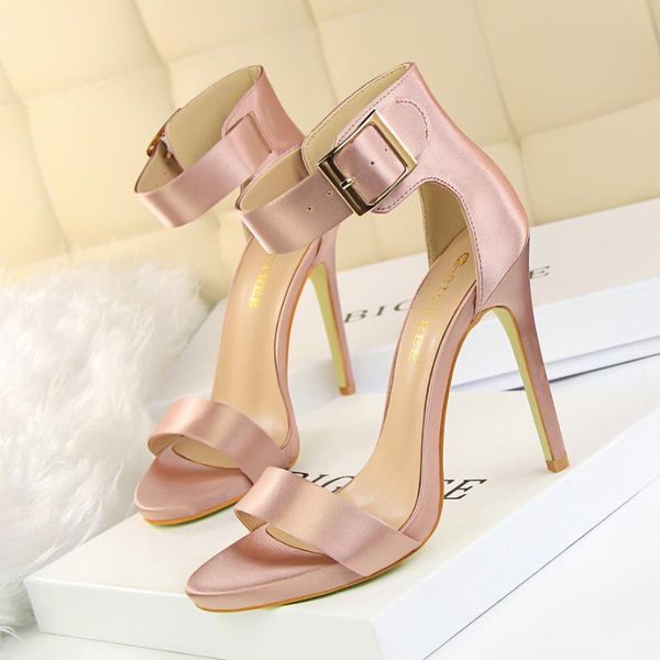 dress shoes women sandals 2021 block heels silk buckle party sandalias classic ladies, Black
dress shoes women sandals 2021 block heels silk buckle party sandalias classic ladies, Black