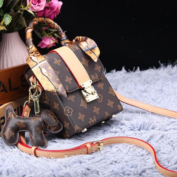 evening bags 100% genuine leather retro mini phone 2021 printing silk scarf all-match one-shoulder messenger square bag luis vitton
evening bags 100% genuine leather retro mini phone 2021 printing silk scarf all-match one-shoulder messenger square bag luis vitton