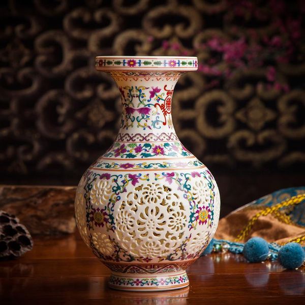 vases jingdezhen ceramic exquisite hollow vase in chinese antique style home decoration crafts ornament gift
vases jingdezhen ceramic exquisite hollow vase in chinese antique style home decoration crafts ornament gift
