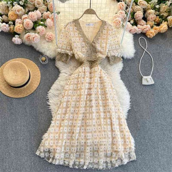 spring vestidos female v-neck short-sleeved lace embroidery contrast color waist slimming mesh midi dress c777 210506, Black;gray
spring vestidos female v-neck short-sleeved lace embroidery contrast color waist slimming mesh midi dress c777 210506, Black;gray