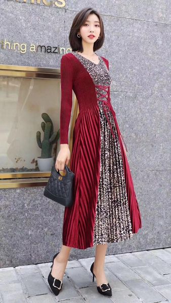 dress spring and summer miyake leopard patchwork pleated the v-neck long sleeve dres, Black;gray
dress spring and summer miyake leopard patchwork pleated the v-neck long sleeve dres, Black;gray