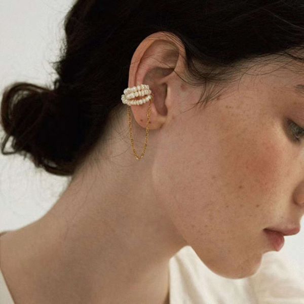 korea dongdamen creative natural pearl metal wind chain temperament magnet earrings, Black
korea dongdamen creative natural pearl metal wind chain temperament magnet earrings, Black