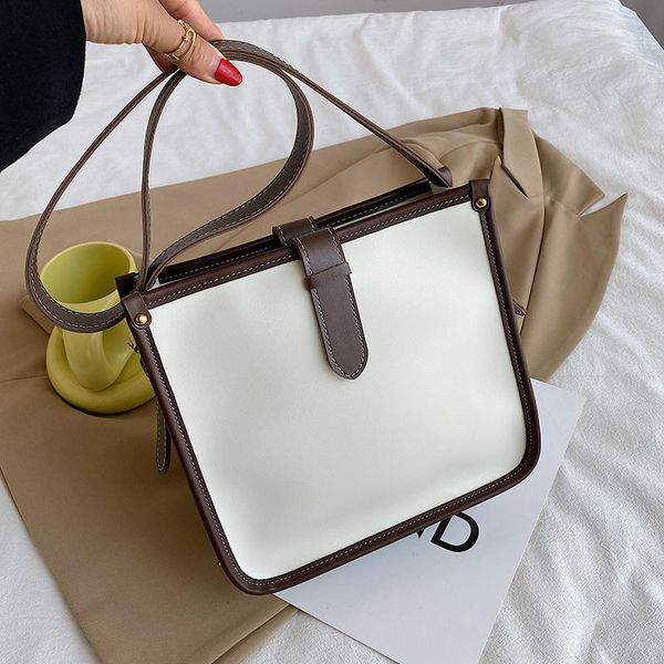 shoulder bags women 2021 korean version small bag pu leather square wide strap female fashion daily messenger
shoulder bags women 2021 korean version small bag pu leather square wide strap female fashion daily messenger