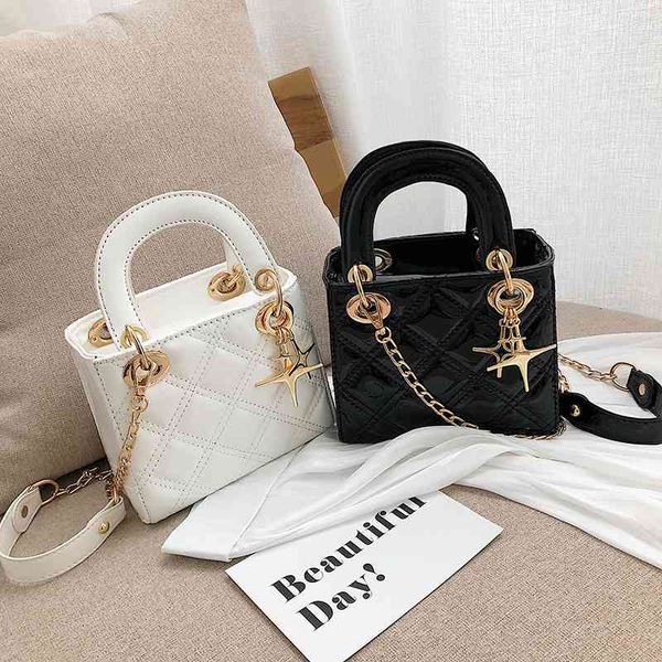yumengwei pu portable diana bag female 2021 korean chain messenger foreign style fashion shoulder bag, Black;red
yumengwei pu portable diana bag female 2021 korean chain messenger foreign style fashion shoulder bag, Black;red